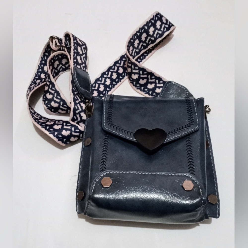Unbranded Stylish Blue Crossbody Bag w/ Heart Snap Closure
